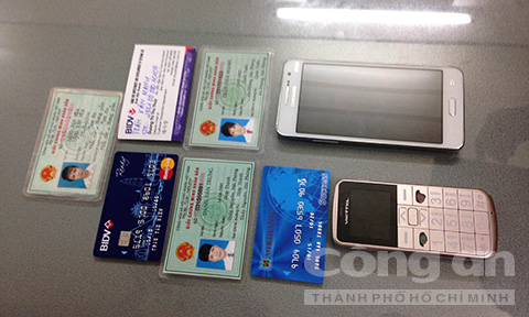 Phá đường dây lừa đảo giả danh công an, cầm đầu từ Trung Quốc ảnh 1